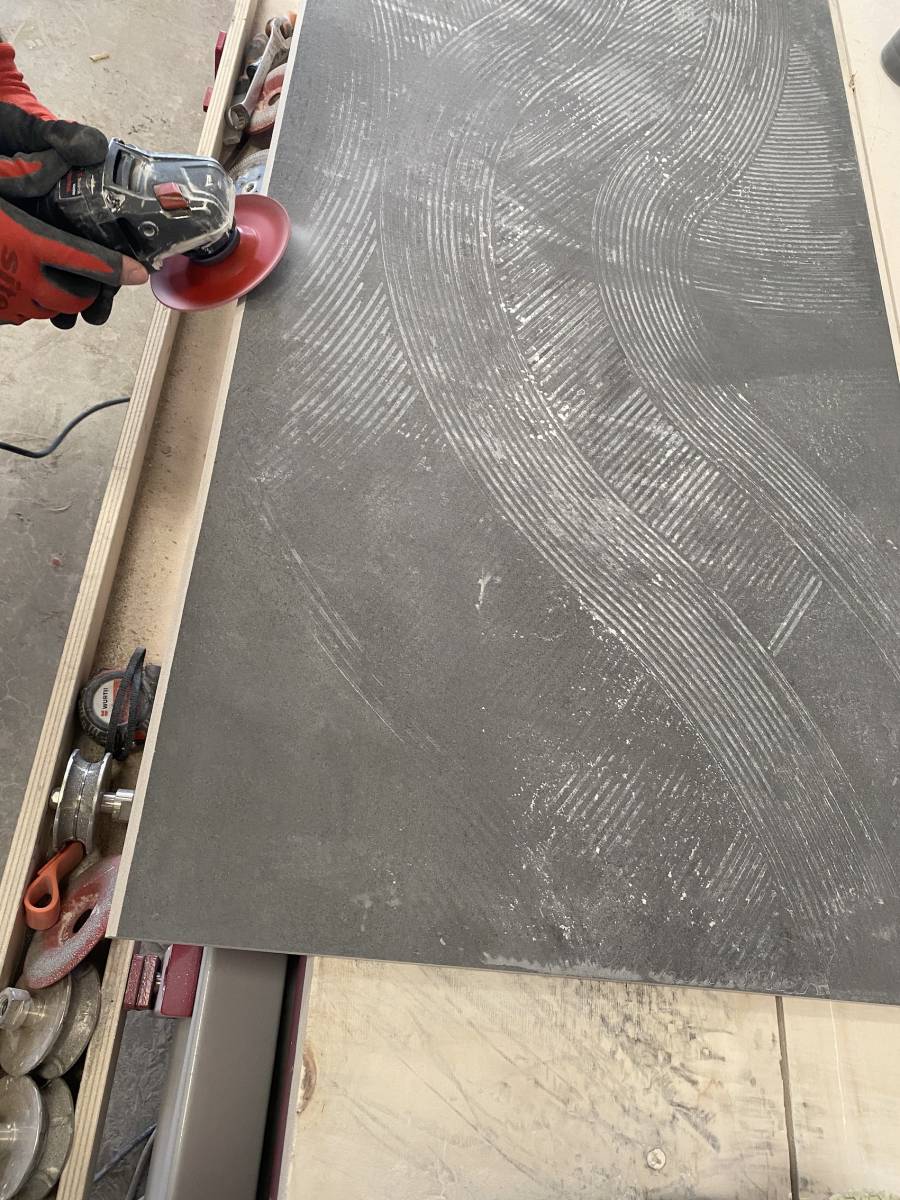 Façonneur carrelage pour fabrication de nez de marche à Six-Fours Var